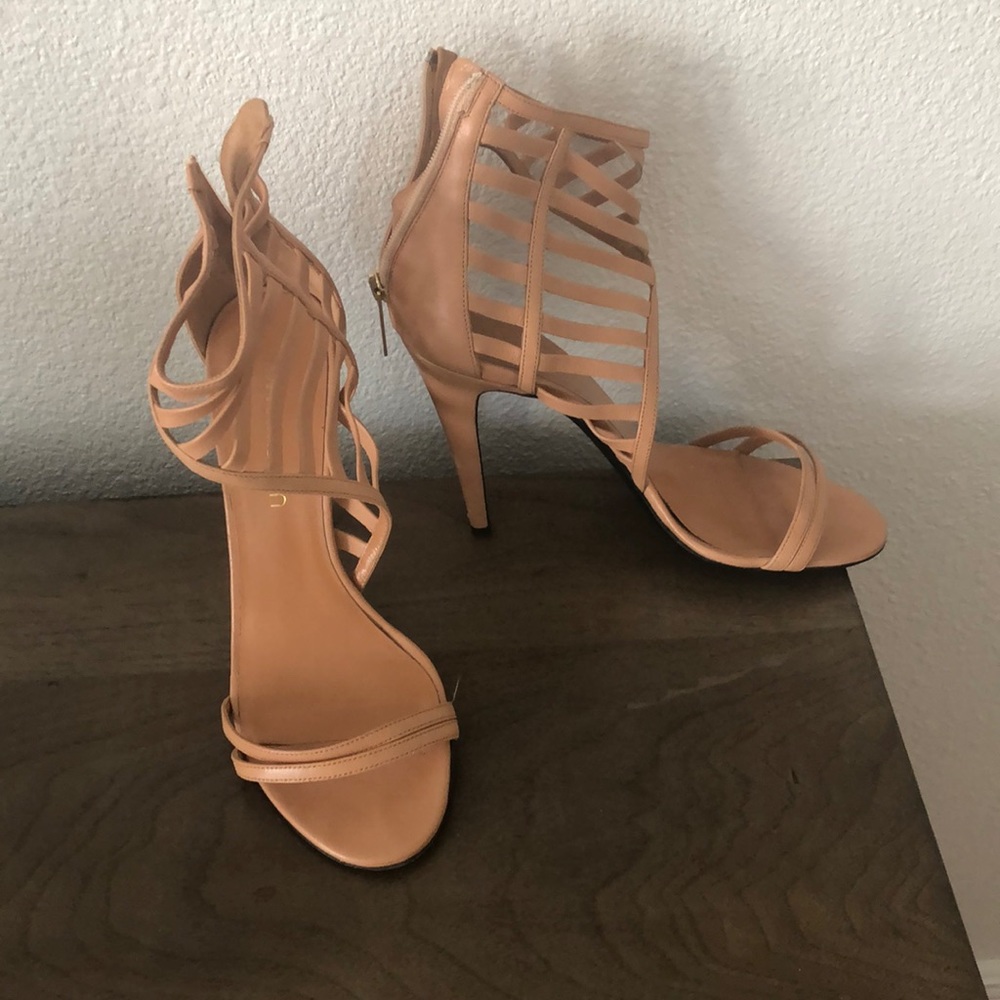 Tamara Mellon nude heel!